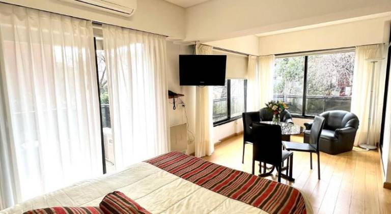 Beautiful holiday apartment with yard, pool & patio | Pets allowed — photo 2