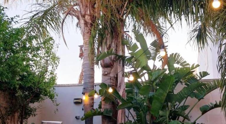 Holiday apartment with patio & garden — photo 4