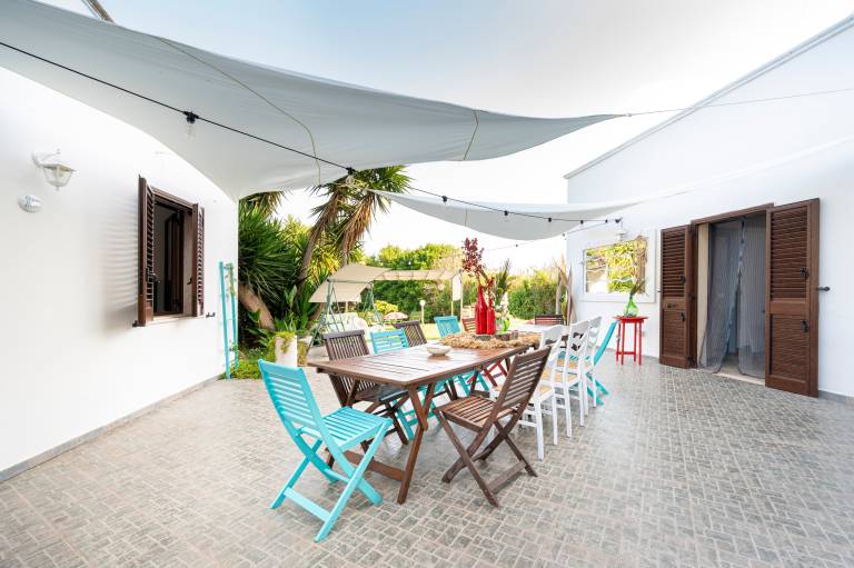 Villa with patio, yard & grill | Garden view — photo 2