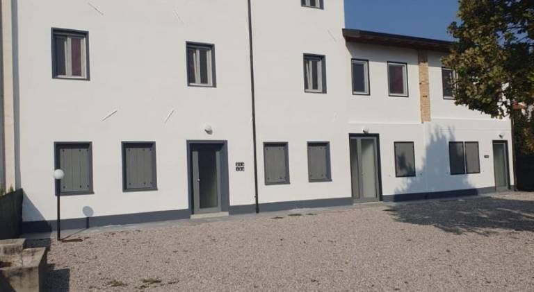 Apartment with yard & patio in Pordenone