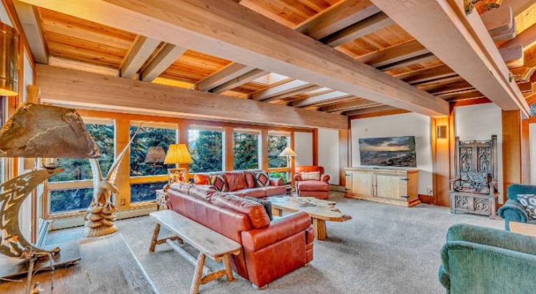 House with patio in South Lake Tahoe, CA