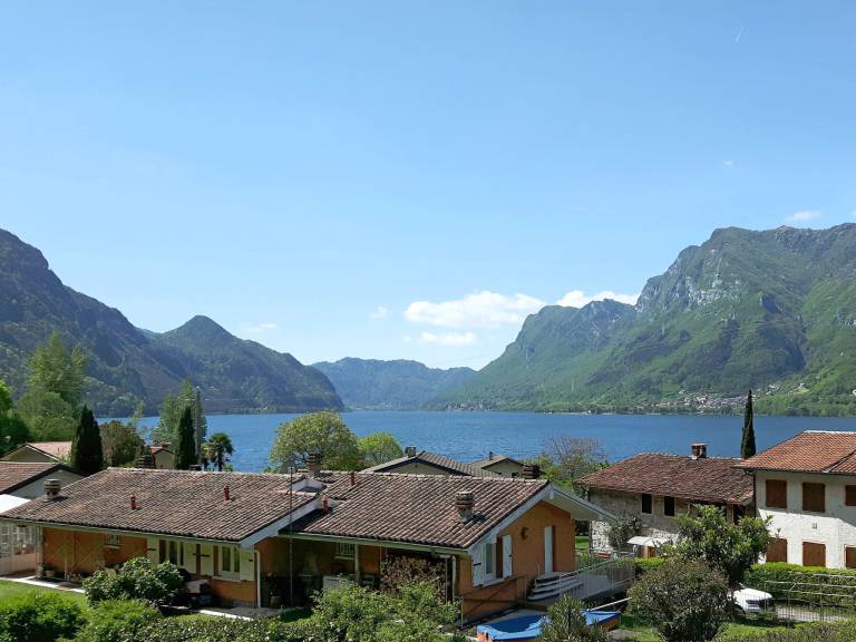 Vacation home with patio & yard — photo 5