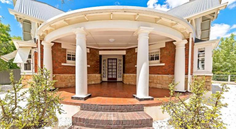 180 m&sup2; Ferienhaus