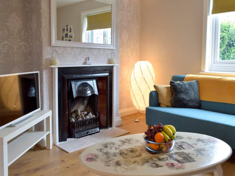 Cottage with yard & barbeque in Tenby