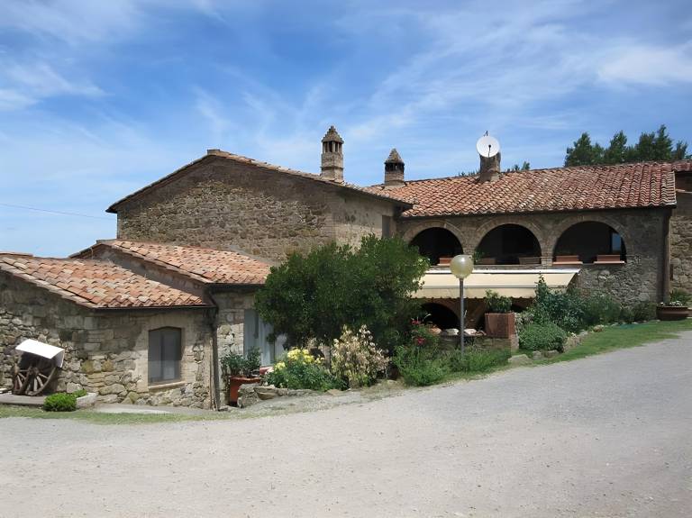 Child-friendly farm with terrace, BBQ & garden | Dogs allowed in Castiglione d'Orcia