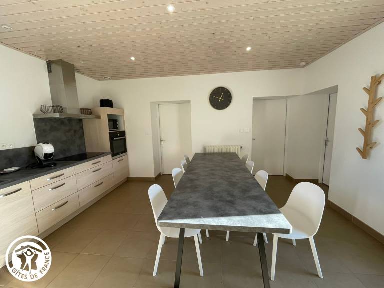 Fully equipped cottage with yard, hot tub & private pool | Close to the beach | Pet-friendly — photo 4