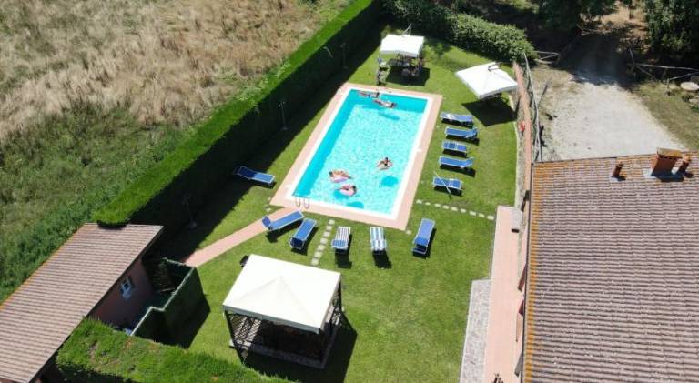 Spacious holiday apartment with pool, grill & yard | Perfect for remote work | Dogs allowed — photo 3