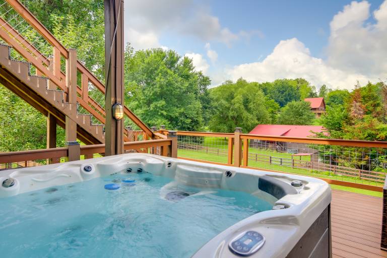 Views, Fire Pit + Game Room: Smoky Mountain Cabin in Pigeon Forge, TN