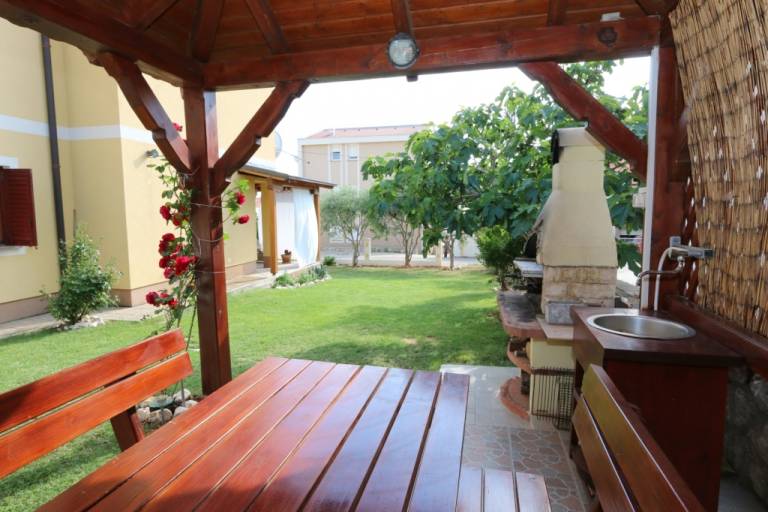Rental apartment with barbeque & garden — photo 4