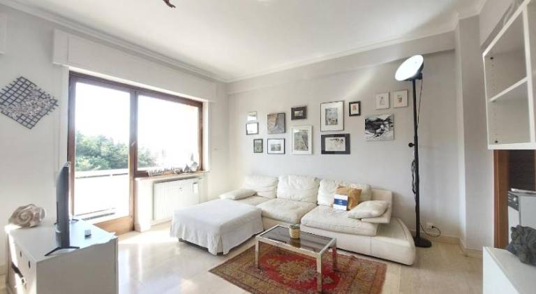 Rental apartment with 4 rooms for 8 persons in Genoa
