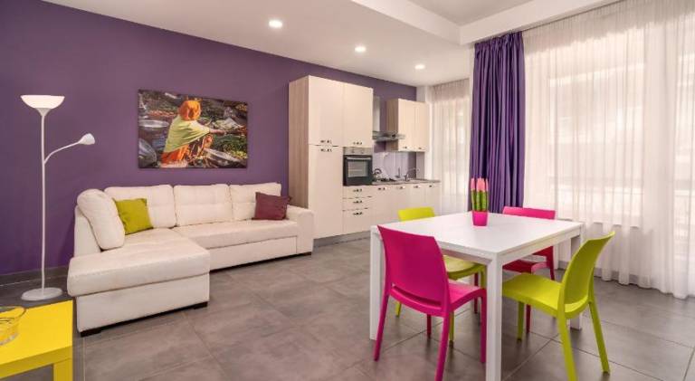 Serviced apartment with patio & sauna | Close to Catania Cathedral | Dogs allowed — photo 2