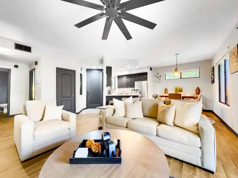 Ground Floor Waterside Townhome Heated Pool Garage