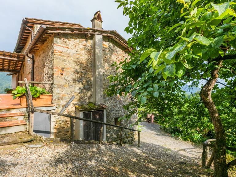 Family-friendly beautiful holiday apartment with pool, terrace & barbecue | Pets are welcome — photo 4