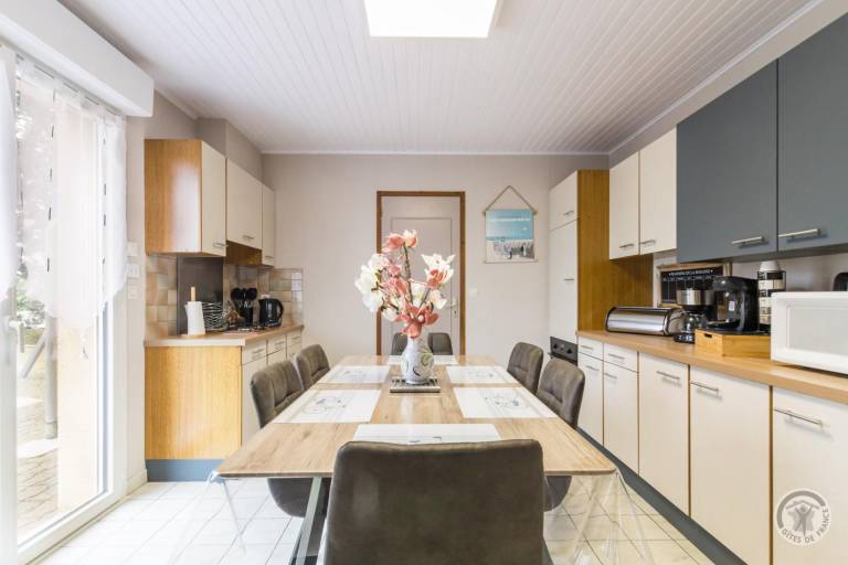 Gite with barbecue, yard & terrace — photo 3