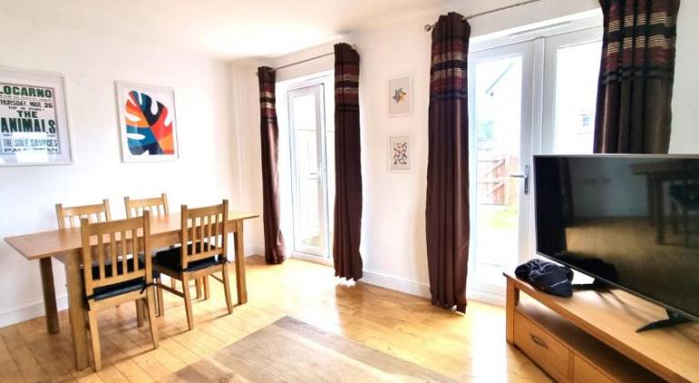 Pleasant house | Dogs allowed in Swindon