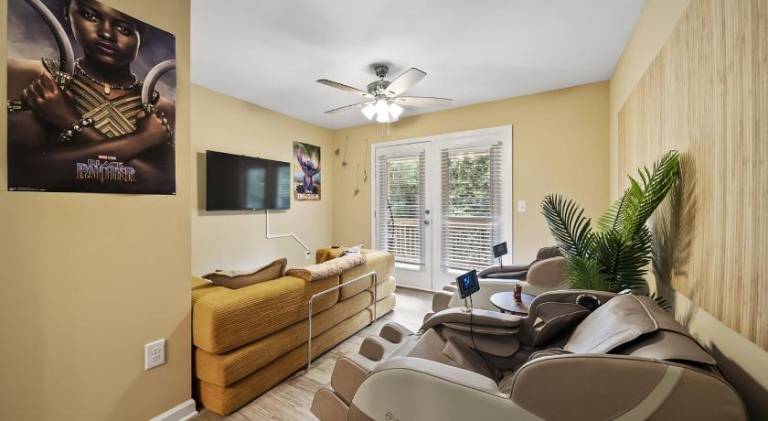 House with 4 rooms for 12 persons in Athens, GA