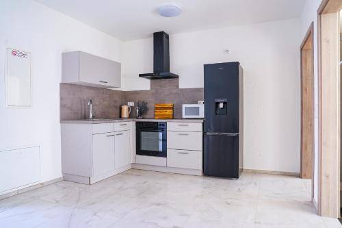 Apartment with terrace — photo 4