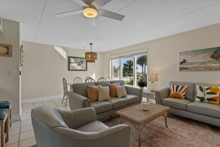 Family-friendly nice condo with barbecue | Water view | Next to the beach | Pets are welcome — photo 2