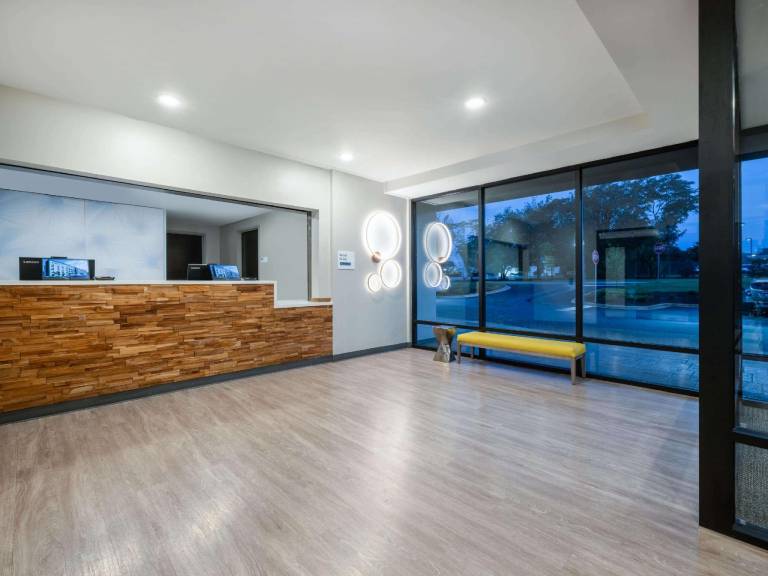ECHO Suites Extended Stay by Wyndham Spartanburg — photo 2