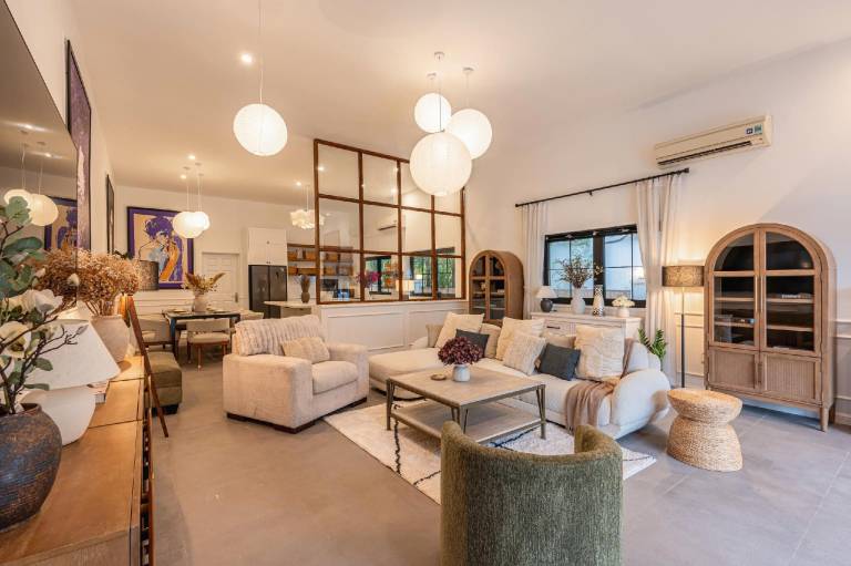 Vacation home with barbeque, private pool & terrace in Ho Chi Minh City