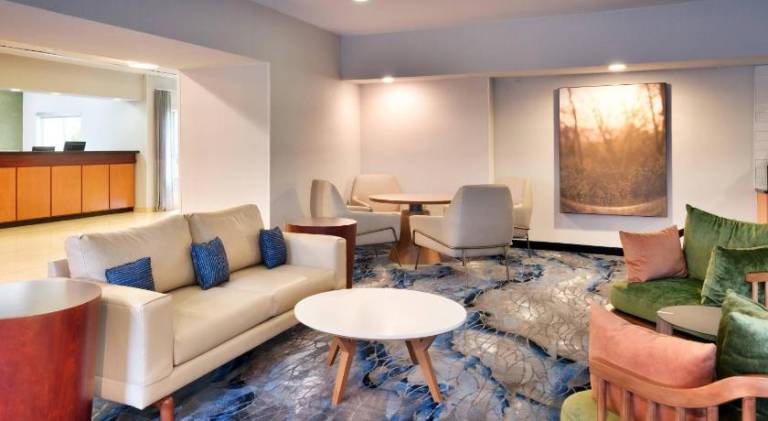 Fairfield by Marriott Inn & Suites Seattle Bellevue/Redmond — photo 2