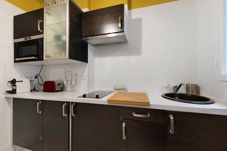 Children-friendly wonderful rental apartment with fast internet | Near Bordeaux Cathedral | City view | Suitable for remote work | Dogs allowed — photo 5