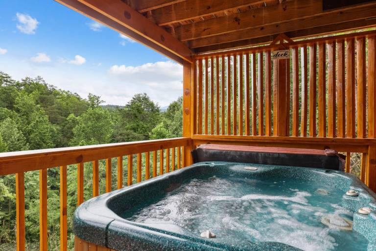Smoky Nights is an enticing dog-friendly retreat just minutes from the Pigeon Forge Parkway! — photo 3