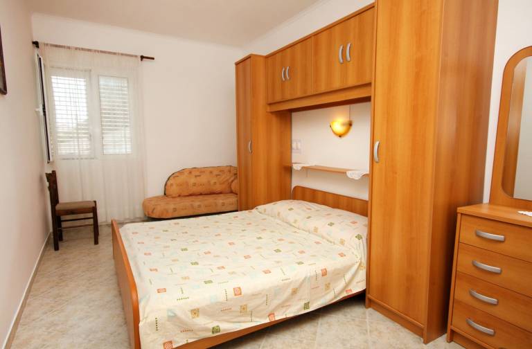 Two bedroom apartment near beach Supetarska Draga - Gornja, Rab (A-2016-d) — photo 5