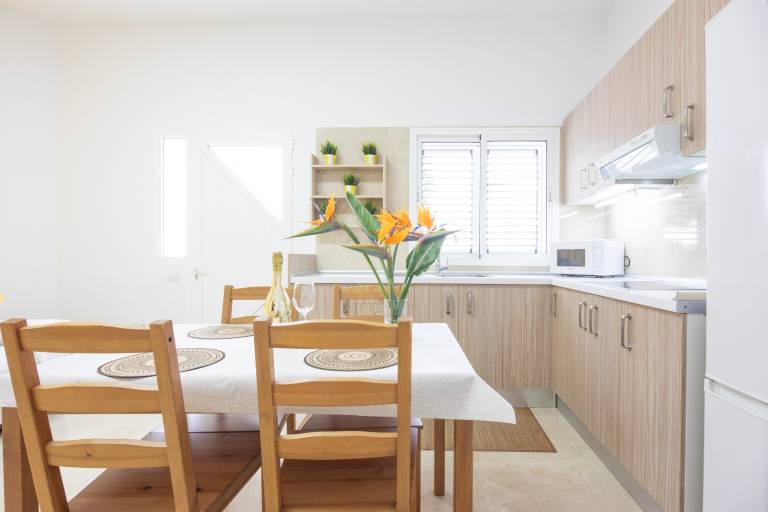 Vacation Home 'Holiday Esquinita' with Wi-Fi and Air Conditioning — photo 4