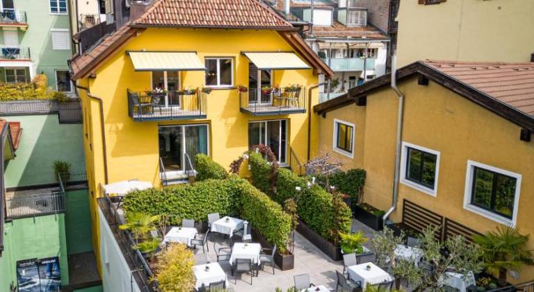 Serviced apartment with terrace in Marlengo