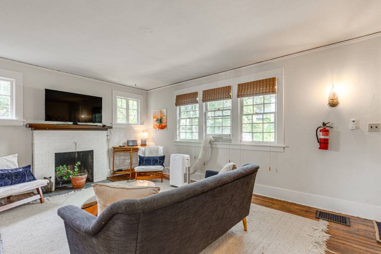 Dog-Friendly 'Columbia Cottage' in Hood River! — photo 3