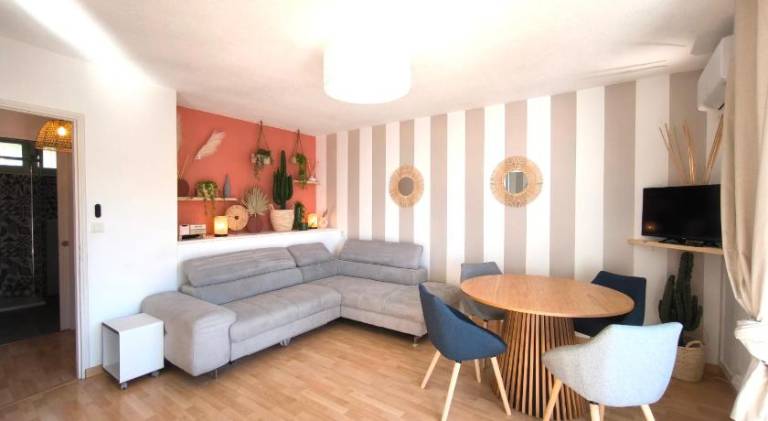 Fully equipped rental apartment with terrace | Close to the beach | Good for workation | Pets are welcome — photo 2