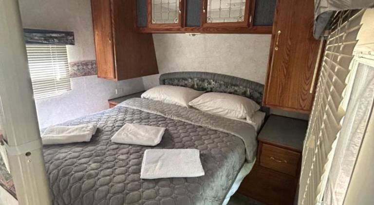 Lakefront RV Cottage in Parry Sound 10 — photo 4