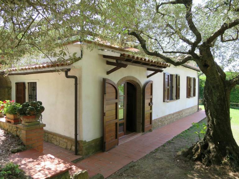 Casa Montescudaio