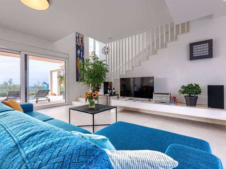 House with private pool, patio & barbeque | Sea view — photo 2