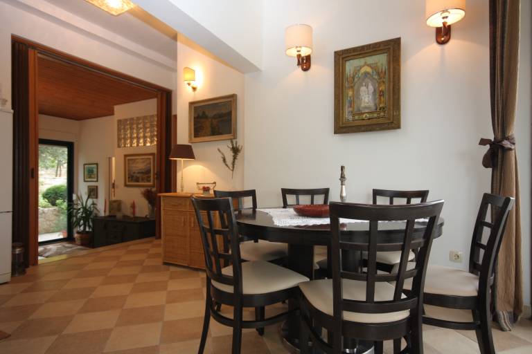 Three bedroom apartment near beach Splitska, Brač (A-2865-a) — photo 5