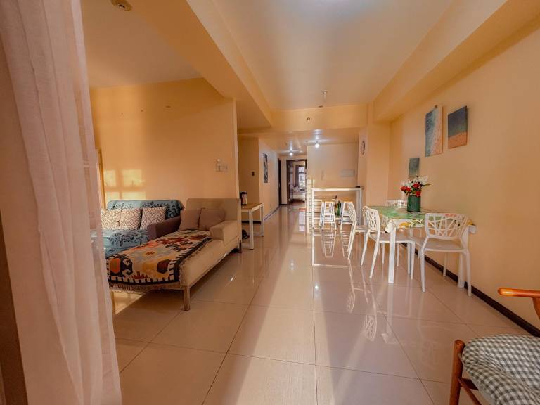 House with patio & pool in Pasay