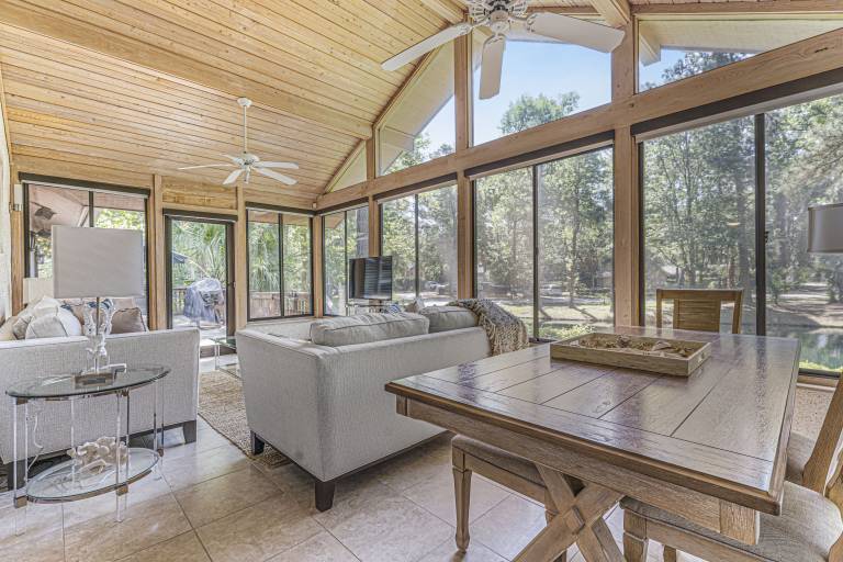 House with private pool & barbeque | City view — photo 4
