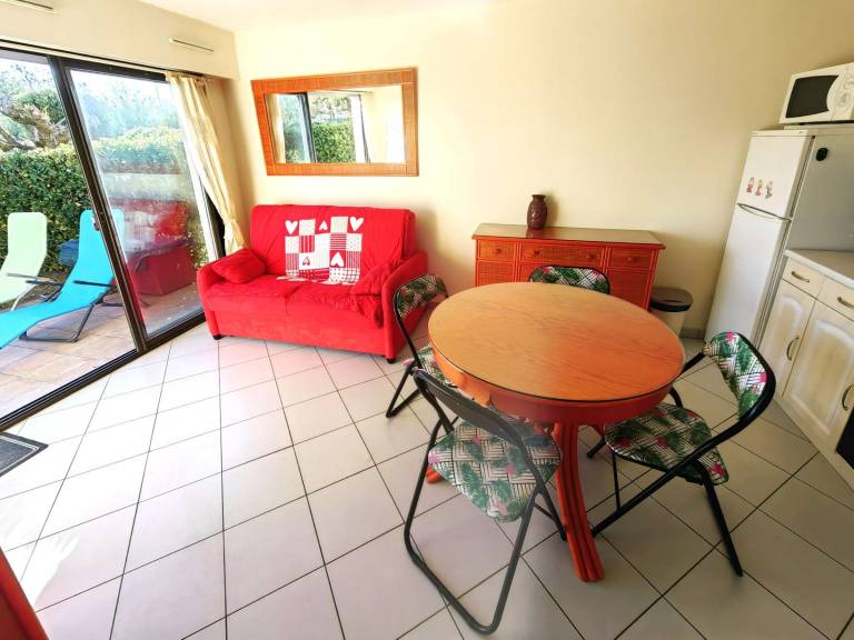 Apartment with 1 room for 4 persons — photo 2