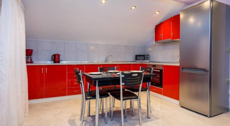 Rental apartment with 2 rooms for 6 persons — photo 3