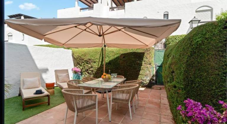 Holiday apartment with pool in Marbella