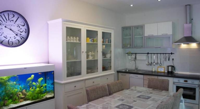 Holiday apartment with yard, terrace & barbeque | Beach nearby | Pets allowed — photo 5