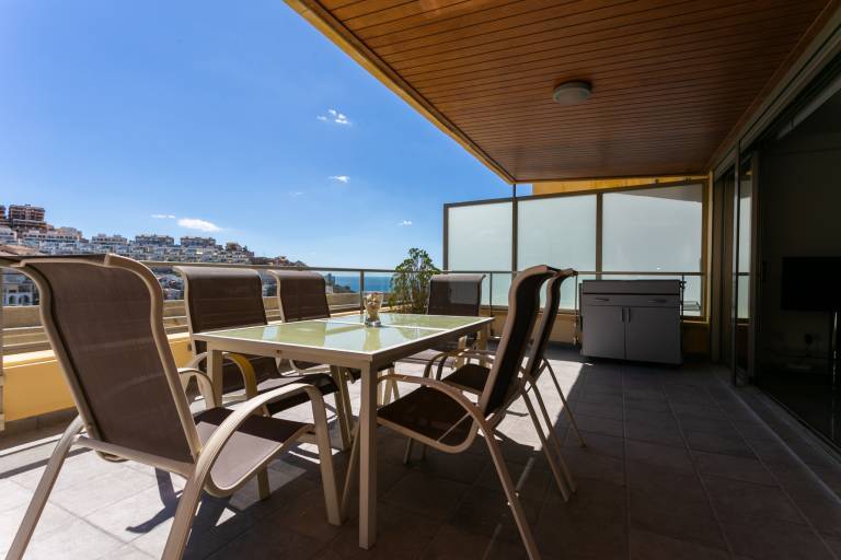 Holiday apartment with patio, pool & garden | Mountain view — photo 4