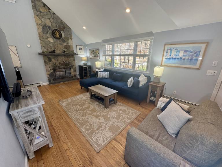 Enjoy the charm of this Cape Cod getaway; coastal elegance meets modern comfort and tranquility. — photo 2