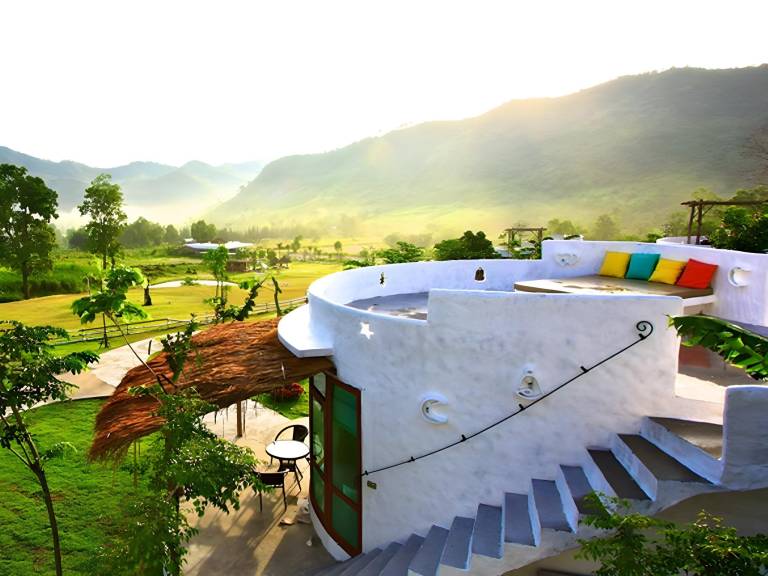 Royal Good View Resort & Farm in Suan Phueng