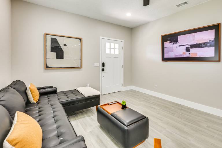 Modern Lakeland Golf Retreat w/ Putting Green — photo 5
