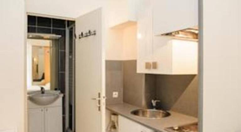 Apartment with terrace — photo 5