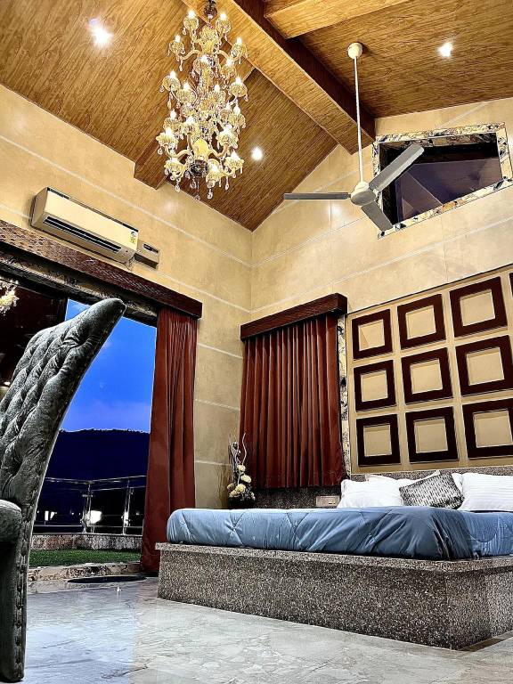 Retreat villa II Lonavala II big pool in Nashik