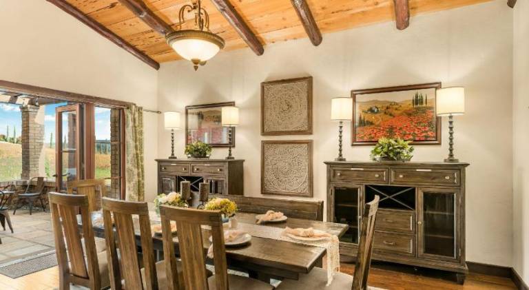 Ample villa with hot tub | Perfect for remote work | Pets allowed — photo 4