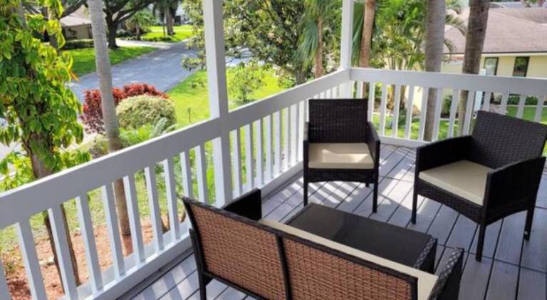 Spacious vacation home with pool | Pet-friendly — photo 4